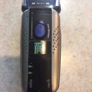Braun 7526 Syncro Shaver System with Clean & Charg